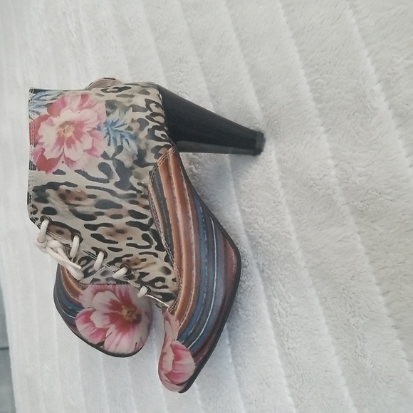 NWOT Goby Ankle Boots SZ 39/7 - Picture 6 of 8